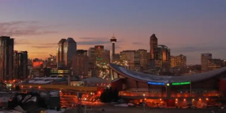skyline-calgary-866032_1920