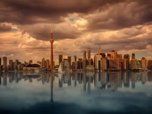 Where-to-stay-in-Toronto.jpg