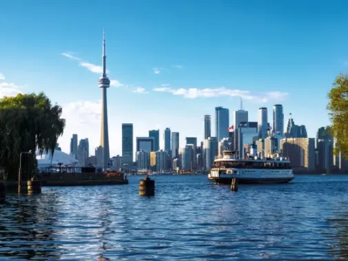 iStock-1189739081_ferry_arriving_at_Centre_Island_Toronto.jpg