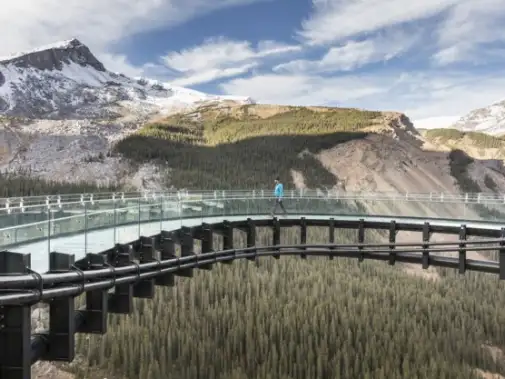 Icefield_Skywalk_Photocredit_Rocky_Mountaineer.jpg