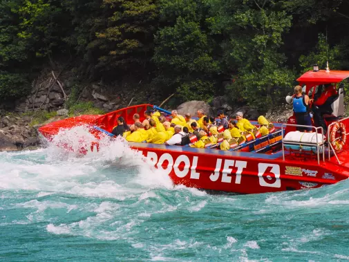niagara_falls_whirlpool_jet_boat.jpg