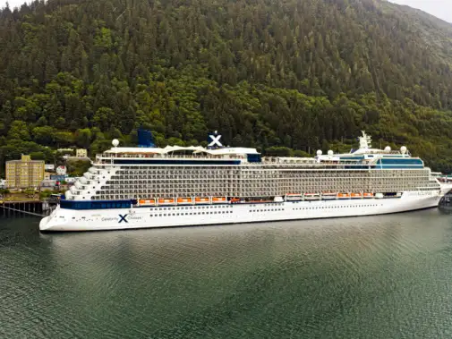 Cruise to Juneau forest-covered coastline in Vancouver