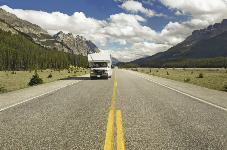 icefield-motorhome-a13-008973---medium-res-jpg.jpg