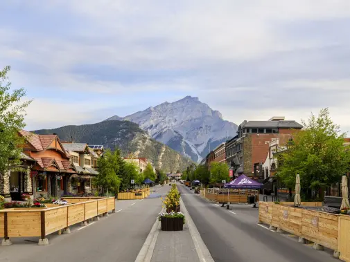 horizontal_crop-2021_banffave_pedestrianzone_robertmassey.jpg