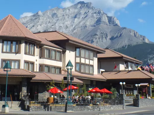 Elk and Avenue Hotel