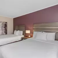 Deluxe Queens Suite