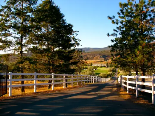 South Thompson Inn & Guest Ranch