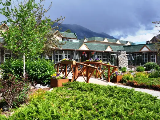 Coast Canmore Hotel & Conference Centre
