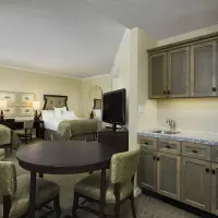 Studio (2 Queen Beds)